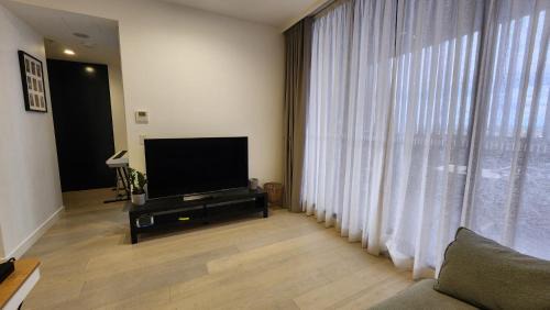 Hurstville Apartment | Cozy and Modern 1 Bedroom in Hurstville