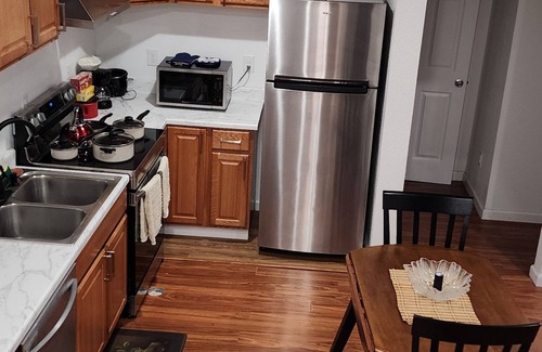 Gateway House | Cozy and Neat house in a quite and safe neighborhood, very friendly hosts!