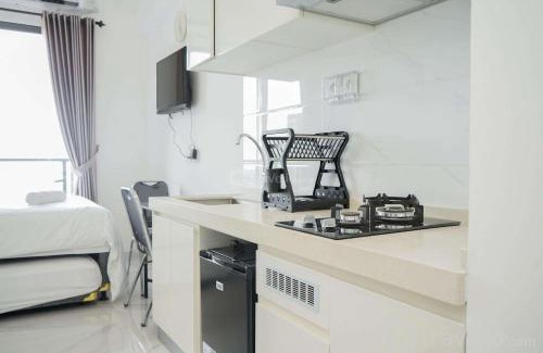 Bumi Serpong Damai Apartment | Cozy and Nice Studio at Sky House BSD Apartment By Travelio