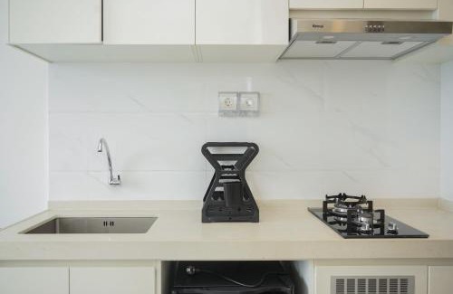 Bumi Serpong Damai Apartment | Cozy and Nice Studio at Sky House BSD Apartment By Travelio