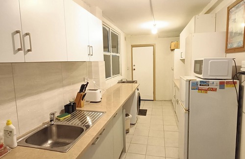 Beecroft Apartment | Cozy and Peaceful Apartment with Beautiful and Tranquil Garden