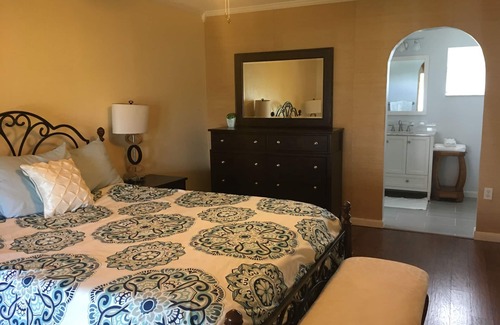 Lake Mary House | Cozy and picture perfect Little house on the Lake