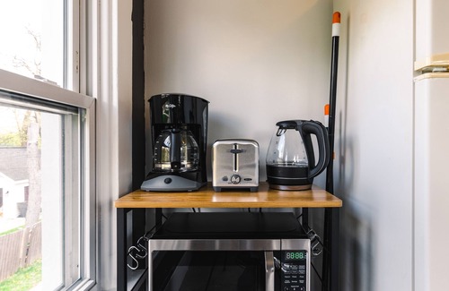 Berkley Apartment | Cozy and Quaint 1 Bedroom Home