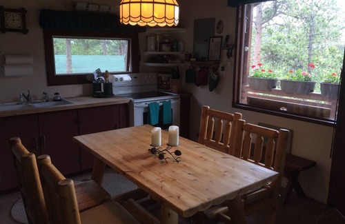 Allenspark Cabin | Cozy And Quiet Romantic Seclusion With Gorgeous Mountain Views