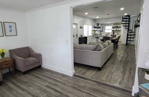Edgewood House | Cozy and relax house, 7 minutes from downtown Fort Myers.n