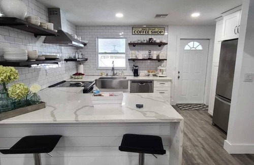 Edgewood House | Cozy and relax house, 7 minutes from downtown Fort Myers.n