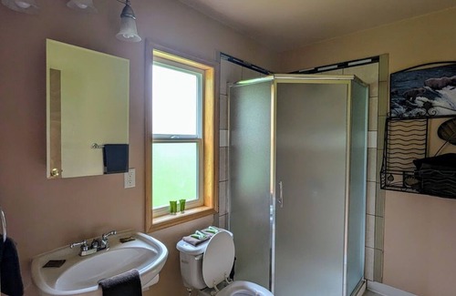 Regional District of Fraser-Fort George Cabin | Cozy and Relaxing Getaway Cabin #9n