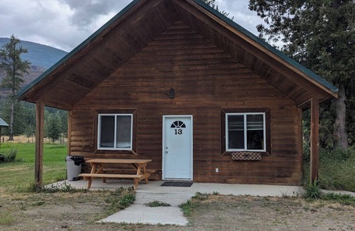 McBride Cabin | Cozy and Relaxing Getaway Cabin #13