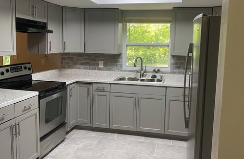Seffner Community Alliance House | Cozy and spacious 3 bed/2 bath with office/den. Centrally located in Tampa.