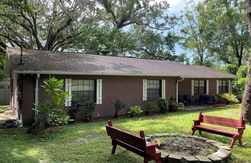 Seffner Community Alliance House | Cozy and spacious 3 bed/2 bath with office/den. Centrally located in Tampa.