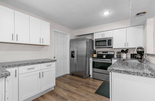 Rosedale House | Cozy and Spacious 4BR Close to KU|Westport|Plaza