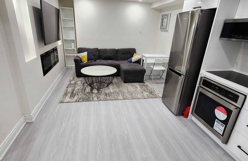 Halton Regional Municipality House | Cozy and Spacious Basement suite