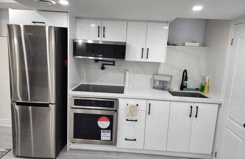 Halton Regional Municipality House | Cozy and Spacious Basement suite