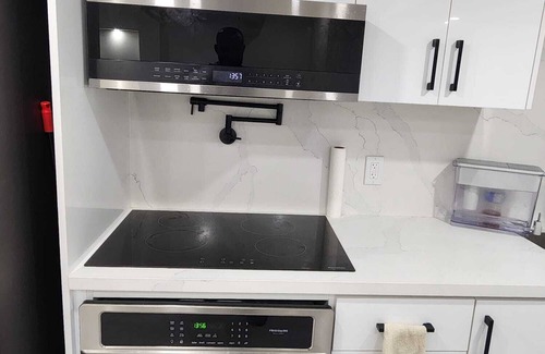 Halton Regional Municipality House | Cozy and Spacious Basement suite