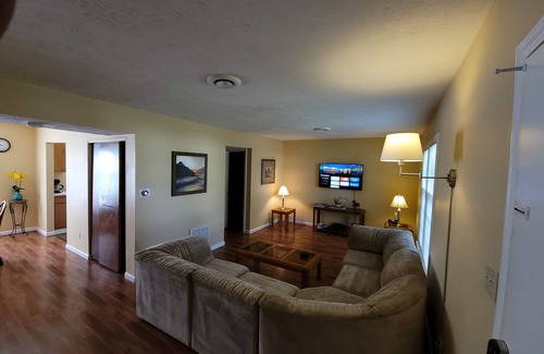 Lexington House | Cozy and Spacious Lexington stay