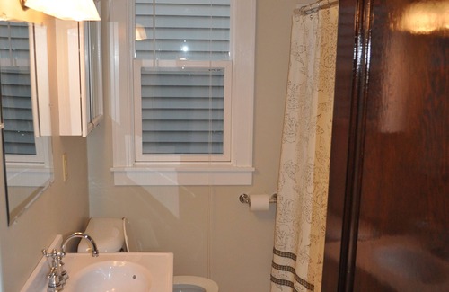 Sault Ste. Marie House | Cozy And Sparkling Clean ~ Better Than A Hotel!