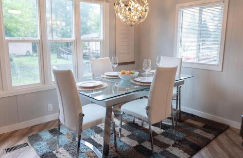 Grayland House | Cozy and Stylishly-Walk To The Beach - Sleeps 5