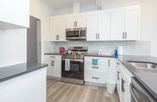 Southwest Edmonton House | Cozy and Unique Ravine Suite