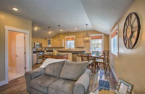 Ludington Apartment | Cozy and Urban Ludington Apt about 1 Mi to Lake Michigan