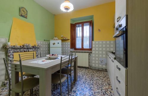 Castelvecchio Pascoli Apartment | Cozy apartment in Castelvecchio Pascoli