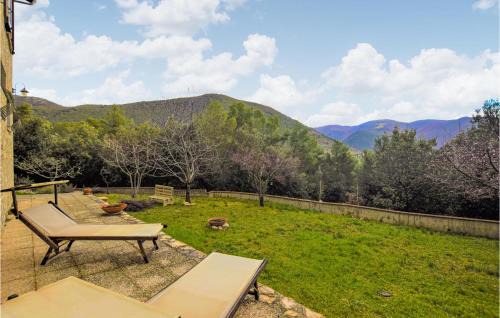 Campello sul Clitunno Apartment | Cozy Apartment In Loc Fontanelle