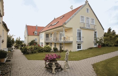 Neualbenreuth Apartment | Cozy apartment with kitchenette