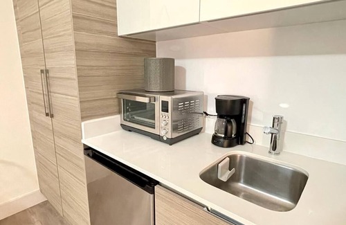 Hollywood Lakes Apartment | Cozy apartment, 1 step away from the beach! in the most luxurious area of Miami