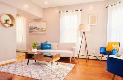 Smith Hill Apartment | Cozy apartment 1st 10min Walk Downtown and City View