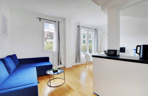 Suresnes Apartment | Cozy Apartment 2Bdr/5P - in the Heart of Suresnes