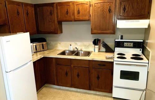 Sylvan Lake Apartment | Cozy Apartment by the Beach *Pet Friendly!*