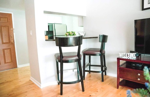 Downtown Apartment | Cozy Apartment Downtown