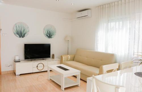 Vallpineda Apartment | Cozy Apartment Rocamar