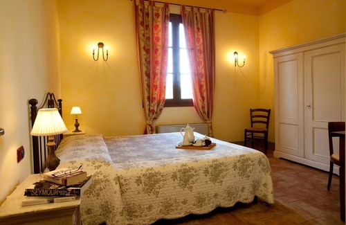 Cerreto Guidi Other | Cozy apartment for visiting Tuscany. Pets allowed.