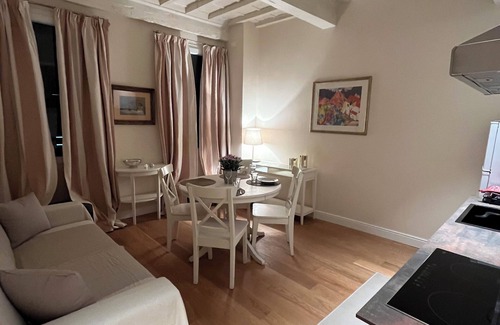 Duomo Apartment | Cozy apartment-Florence old center-Duomo-Uffizi-2 bedrooms-2 bathrooms