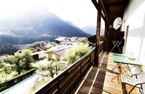 Telfes im Stubai Apartment | Cozy apartment for 2-3 persons, SWIMMING POOL, garden, pets allowed