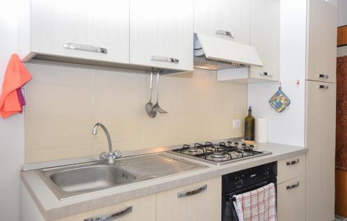 Marina di Ragusa Apartment | Cozy Apartment In Marina Di Ragusa