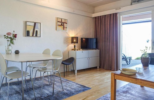 Akirkeby Apartment | Cozy Apartment In Aakirkeby