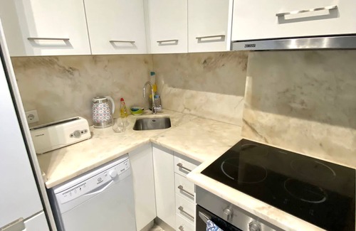 Mouraria Apartment | Cozy Apartment in Anjos | Balcony | A/C