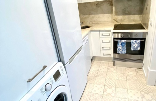 Mouraria Apartment | Cozy Apartment in Anjos | Balcony | A/C