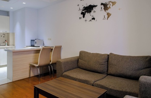 Kentron Apartment | Cozy apartment in charming Yerevan with AC, WiFi