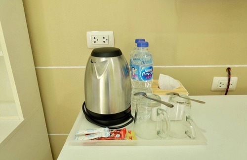 Talat Nuea Apartment | Cozy apartment in charming Wichit with fitness room, WiFi, AC