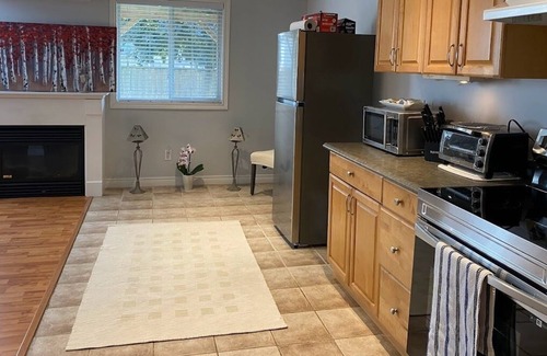 Courtice Apartment | Cozy Apartment in Courtice warm and friendly!