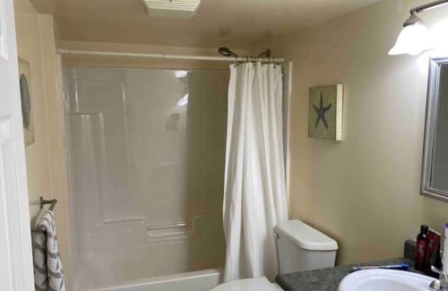 Courtice Apartment | Cozy Apartment in Courtice warm and friendly!