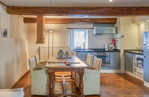 Mesch Apartment | Cozy apartment in former granary