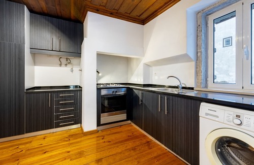 Encarnacao Apartment | Cozy Apartment in Historical Bairro Alto