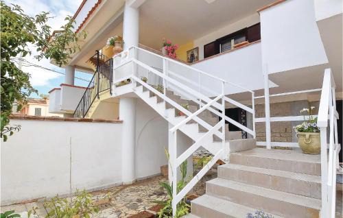 Castel Volturno Apartment | Cozy Apartment In Castel Volturno With Wifi
