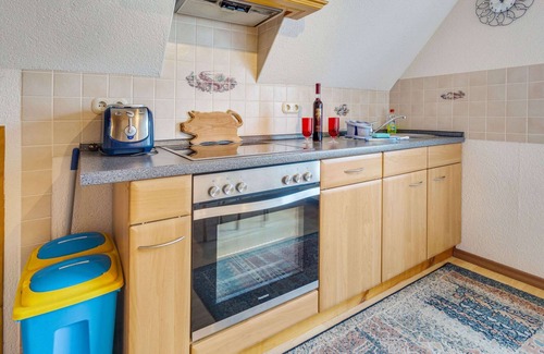 Lichtenhain Apartment | Cozy Apartment in Lichtenhain With Garden
