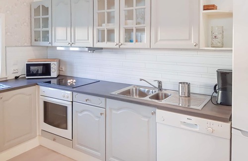 Lyngdal Apartment | Cozy apartment in Lyngdal with WiFi