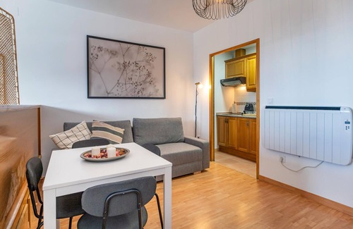 Pradollano Apartment | Cozy apartment in Monachil with WiFi