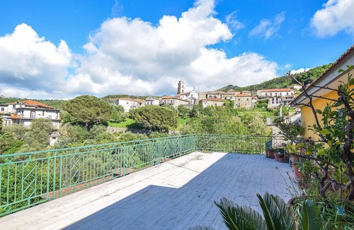 Perdifumo Apartment | Cozy apartment in Perdifumo with WiFi